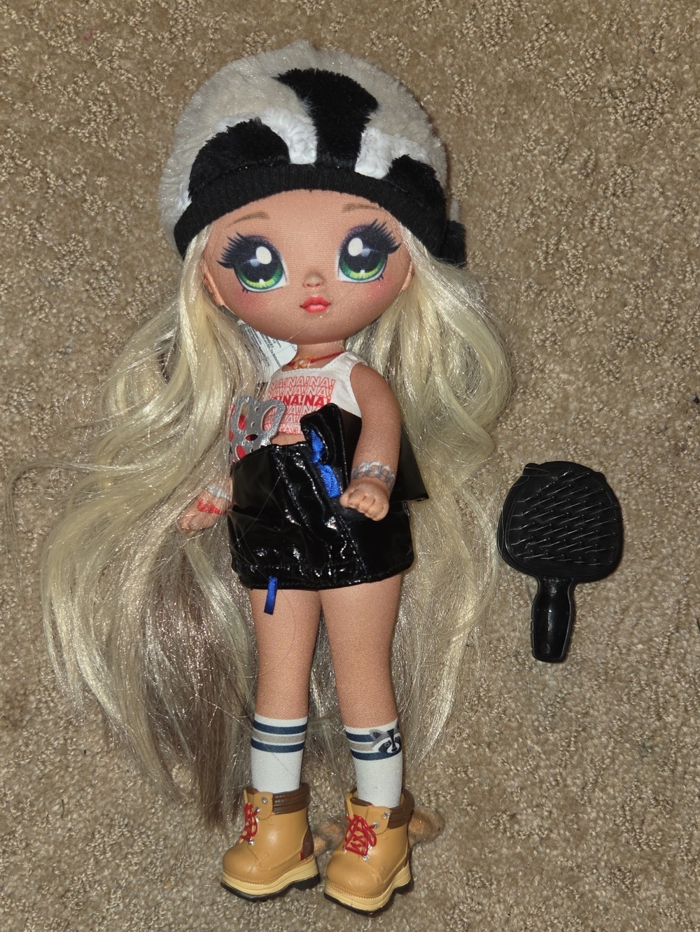 Na Na Na Surprise! Teens Gretchen Stripes Premium Raccoon Themed doll
